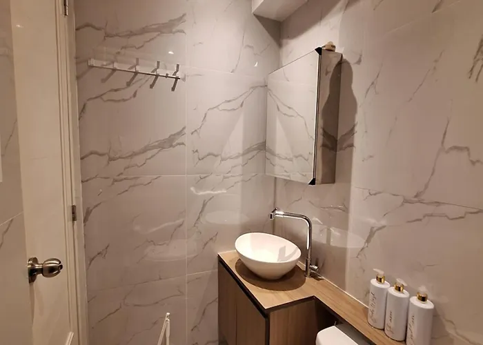 Bed & Breakfast Sky Lux By Elnora At Victoria Sports Tower Kamuning Edsa Southbound 3*